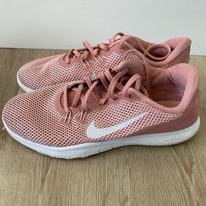 Like New! Nike Flex Sneakers